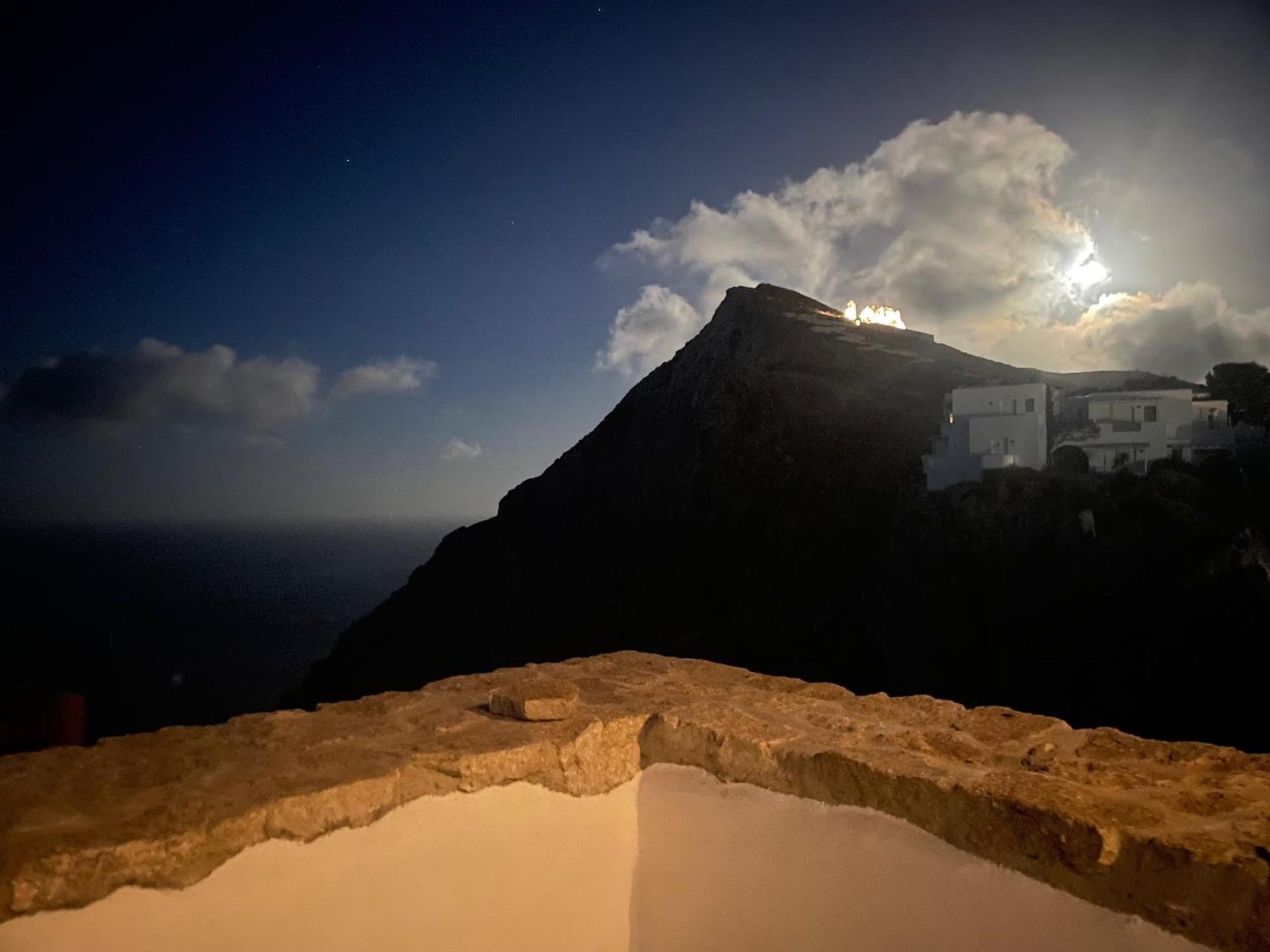 Folegandros-Cliffhouse Villa Luaran gambar